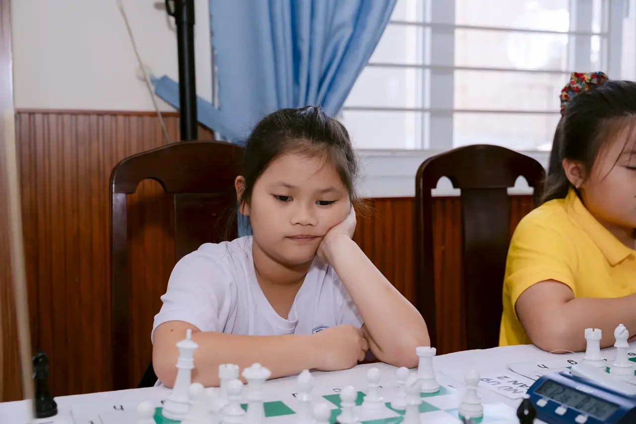 Trẻ sợ thua cuộc: nguyên nhân và cách phụ huynh giúp con